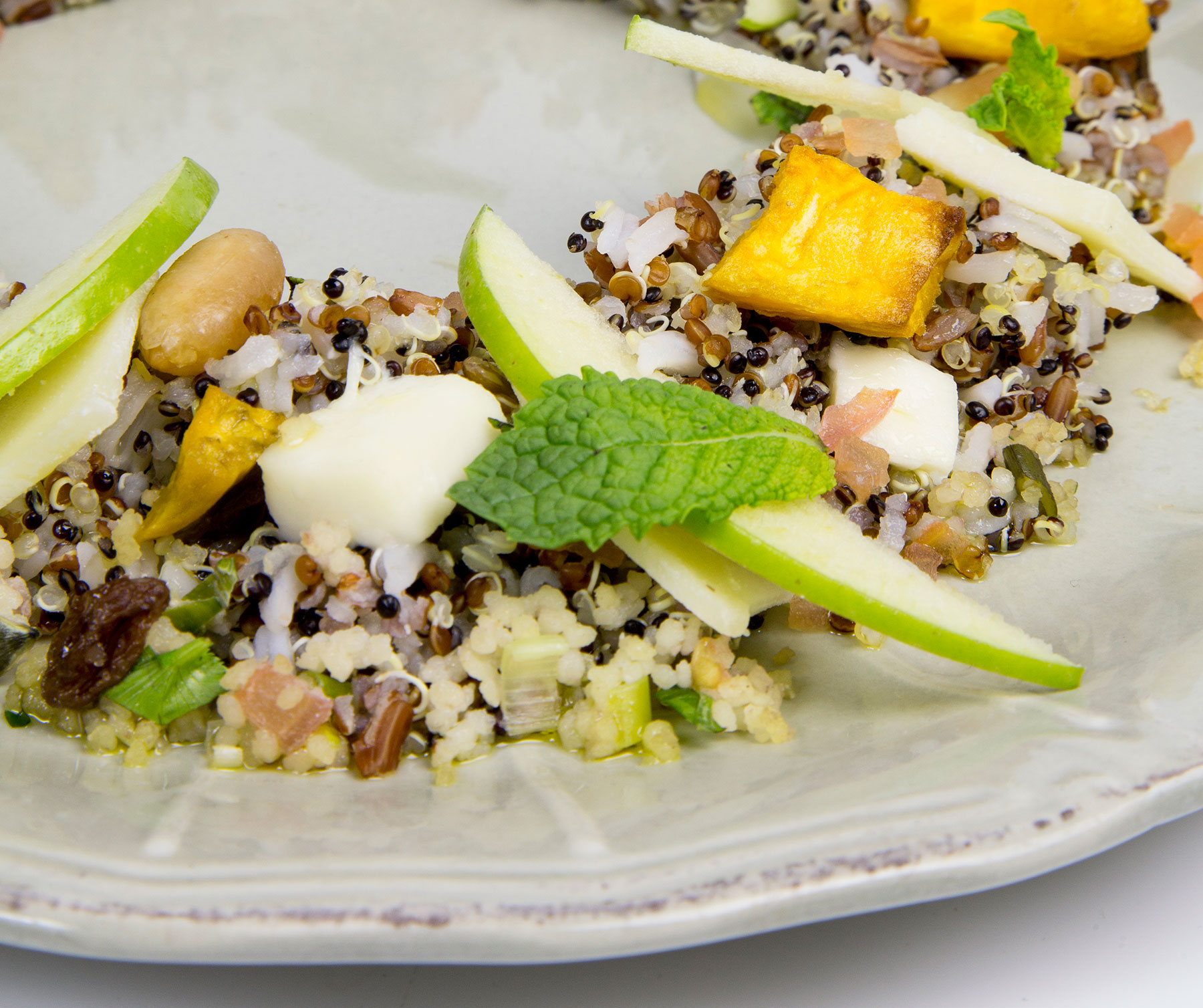 Receta para preparar Ensalada de Quínoa, queso feta y lima