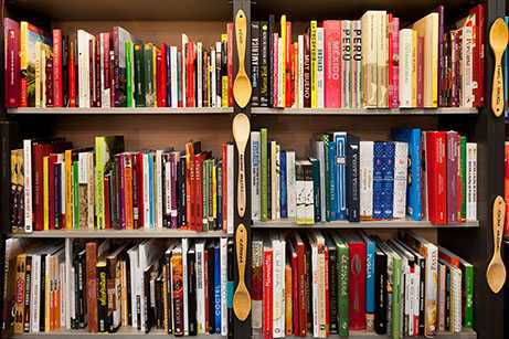 Los 10 libroLa librería gastronómica Apunto ha llegados de cocina indispensables para este verano