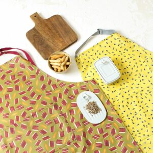 DELANTAL ADULTO PIPAS